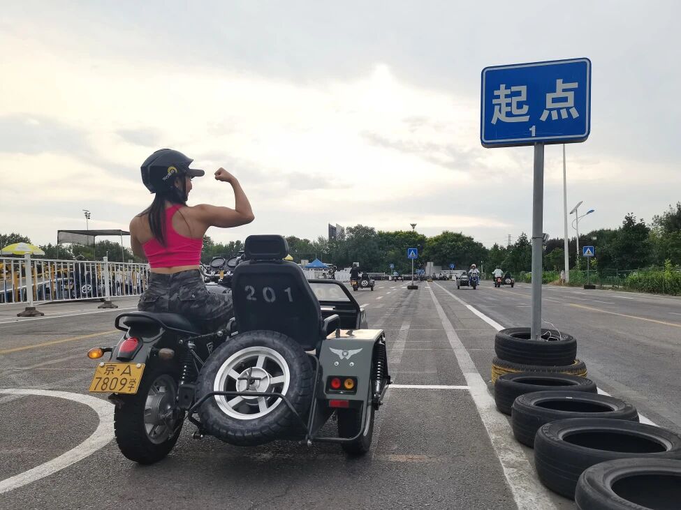 「金刚芭比」的练车日记